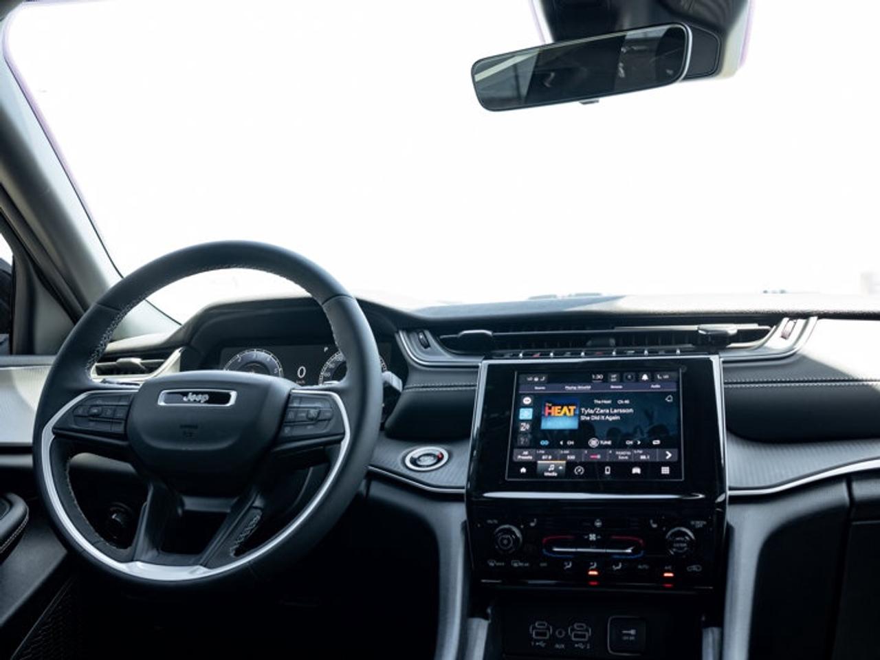 2025 Jeep Grand Cherokee Altitude Photo