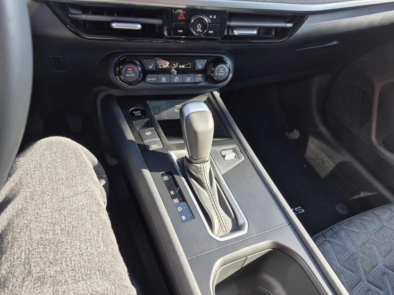 2026 Nissan Kicks SV FWD Photo25