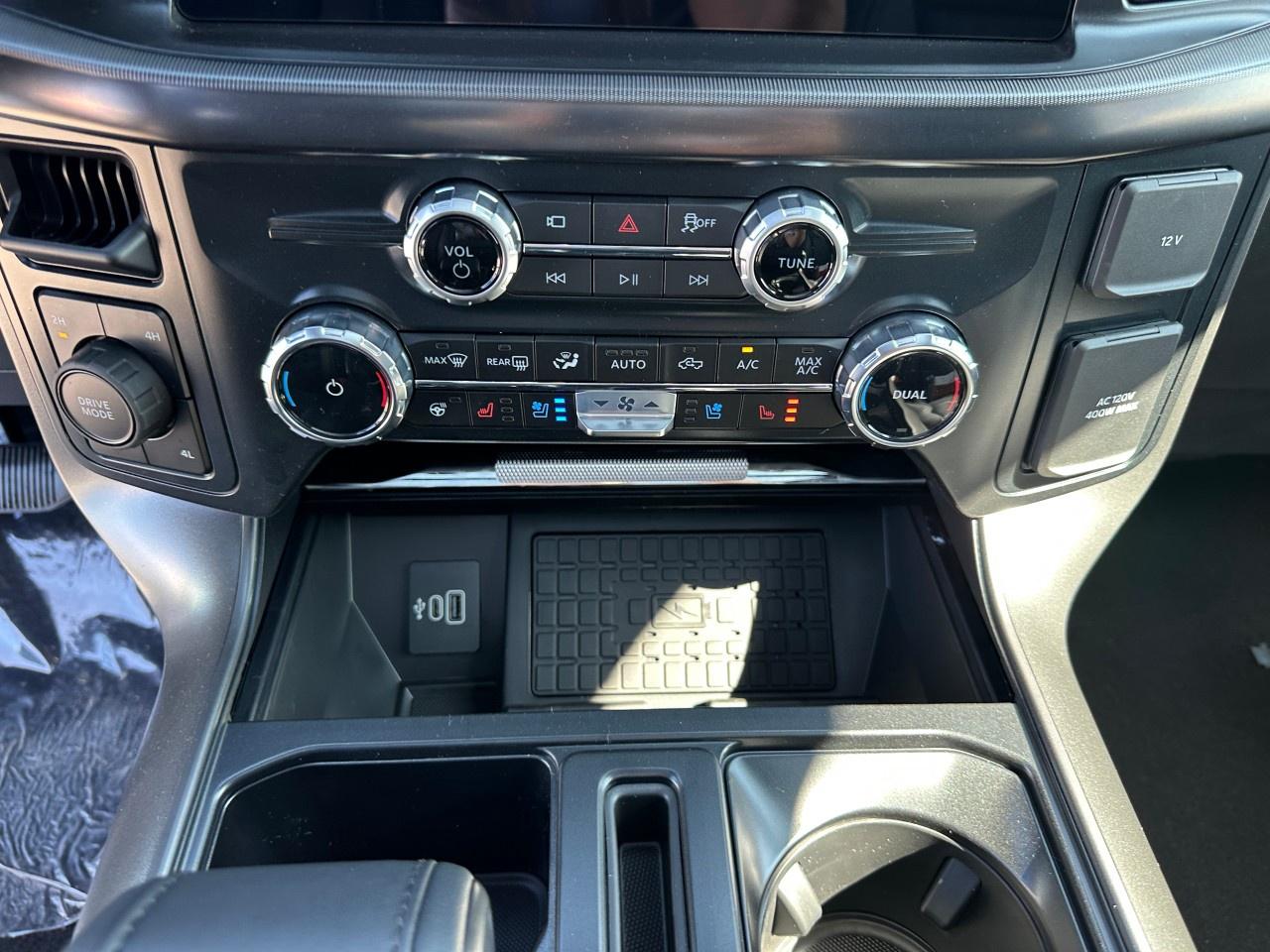 2025 Ford F-150 Lariat 4WD SuperCrew 5.5' Box Photo