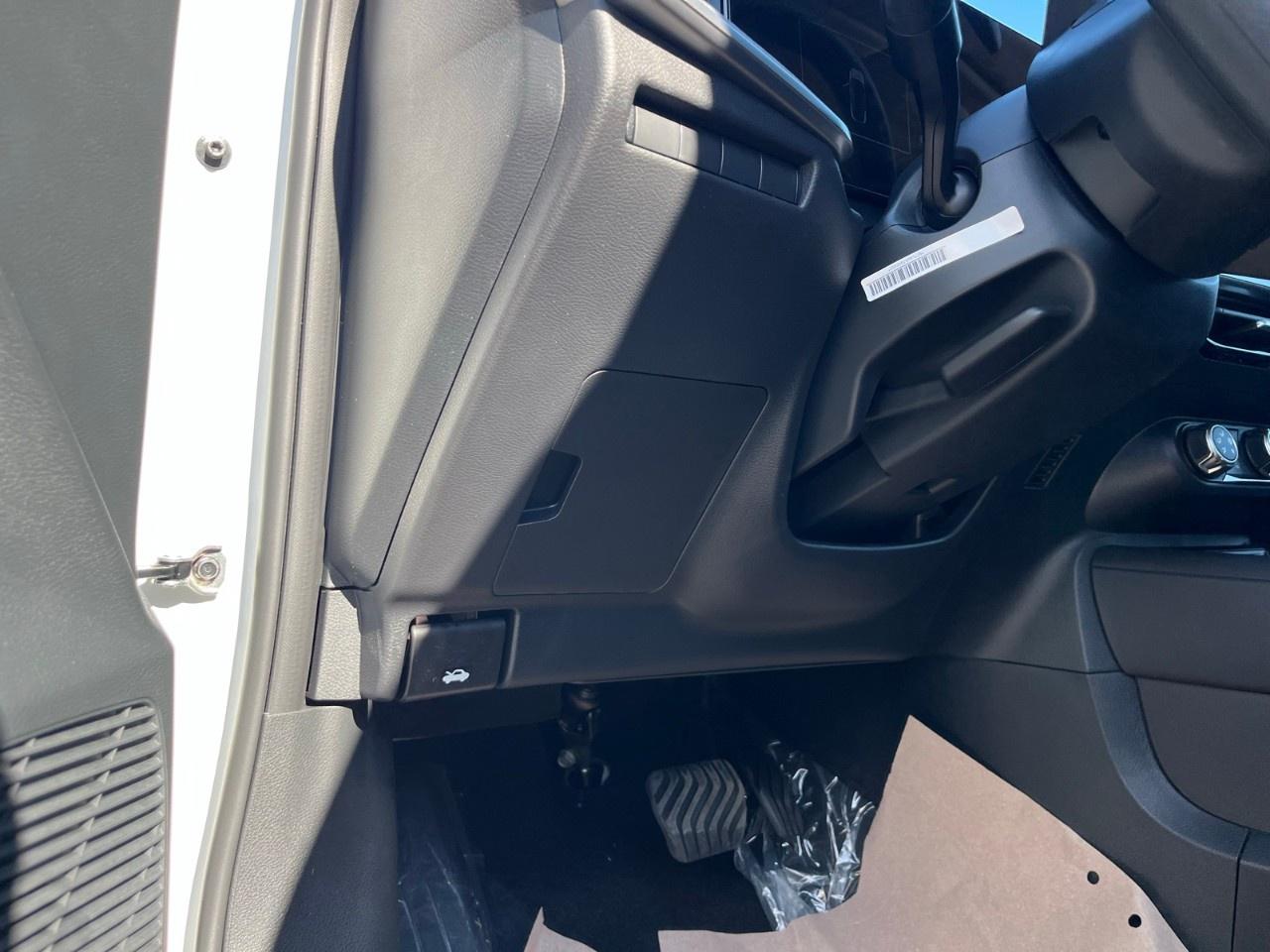 2026 Nissan Kicks S AWD Photo