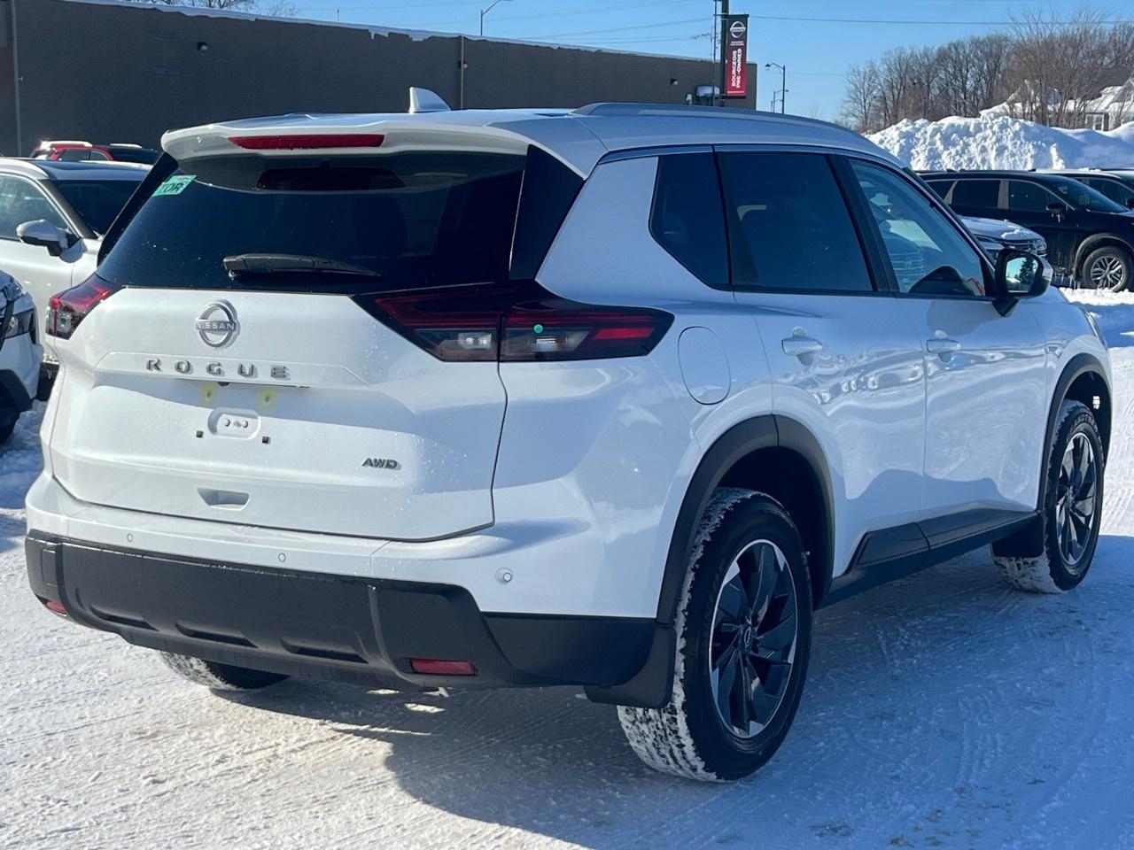 2026 Nissan Rogue AWD SV Moonroof Photo
