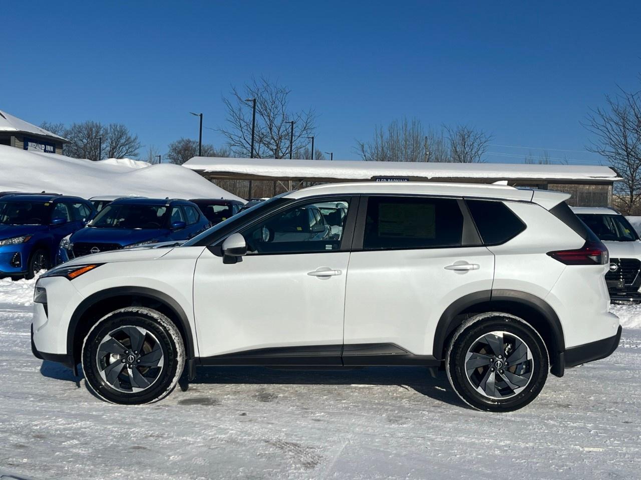2026 Nissan Rogue AWD SV Moonroof Photo