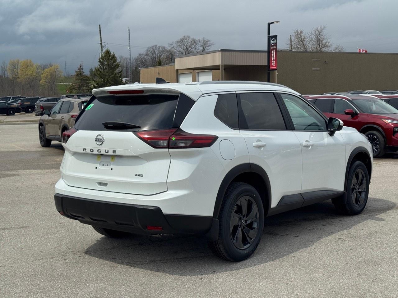 2026 Nissan Rogue AWD SV Moonroof Photo2
