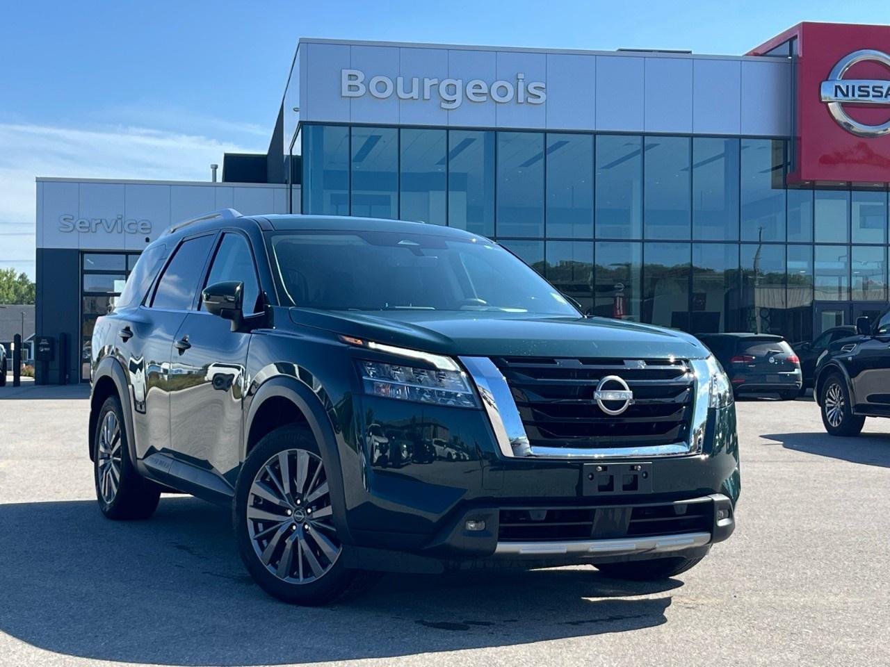 Used 2023 Nissan Pathfinder SL 4WD for sale in Midland, ON