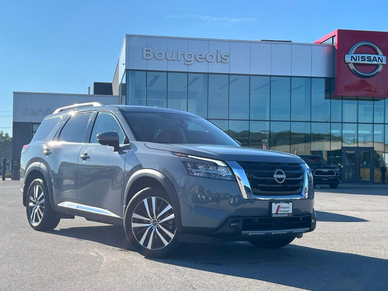 Used 2024 Nissan Pathfinder Platinum 4WD for sale in Midland, ON