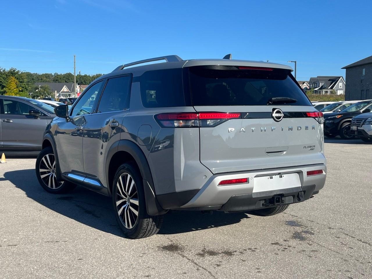 2024 Nissan Pathfinder Platinum 4WD Photo