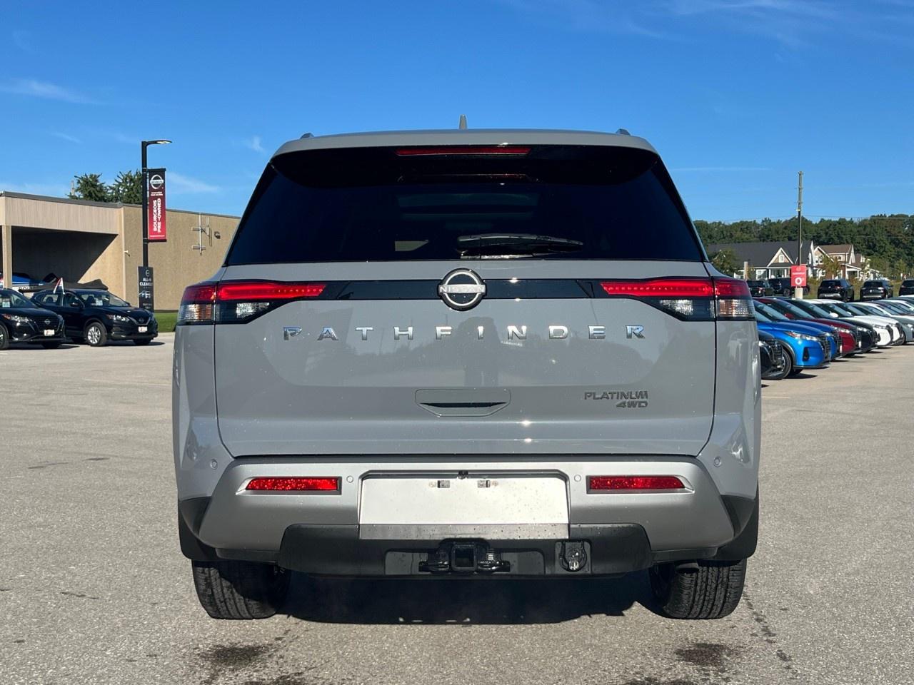 2024 Nissan Pathfinder Platinum 4WD Photo