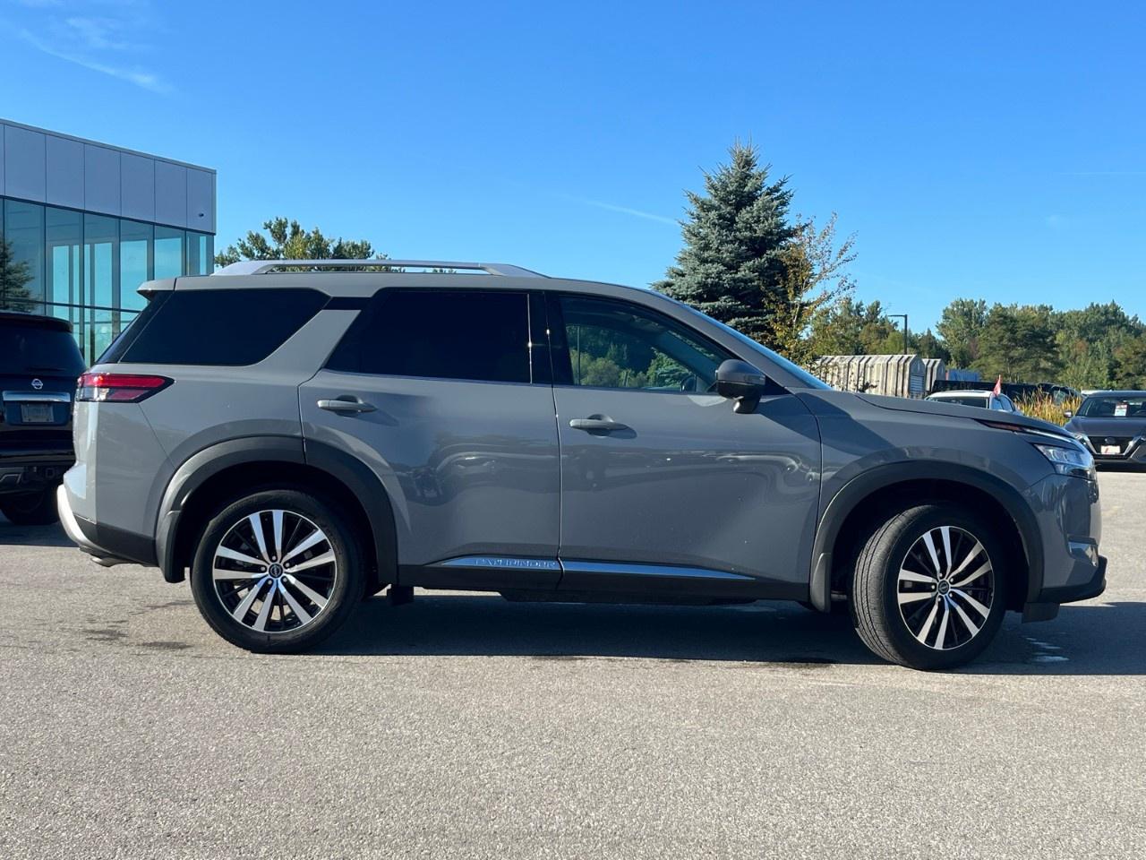 2024 Nissan Pathfinder Platinum 4WD Photo