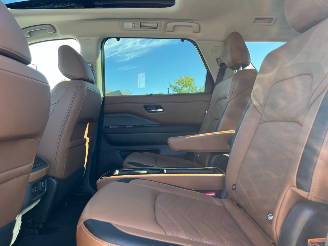 2024 Nissan Pathfinder Platinum 4WD Photo