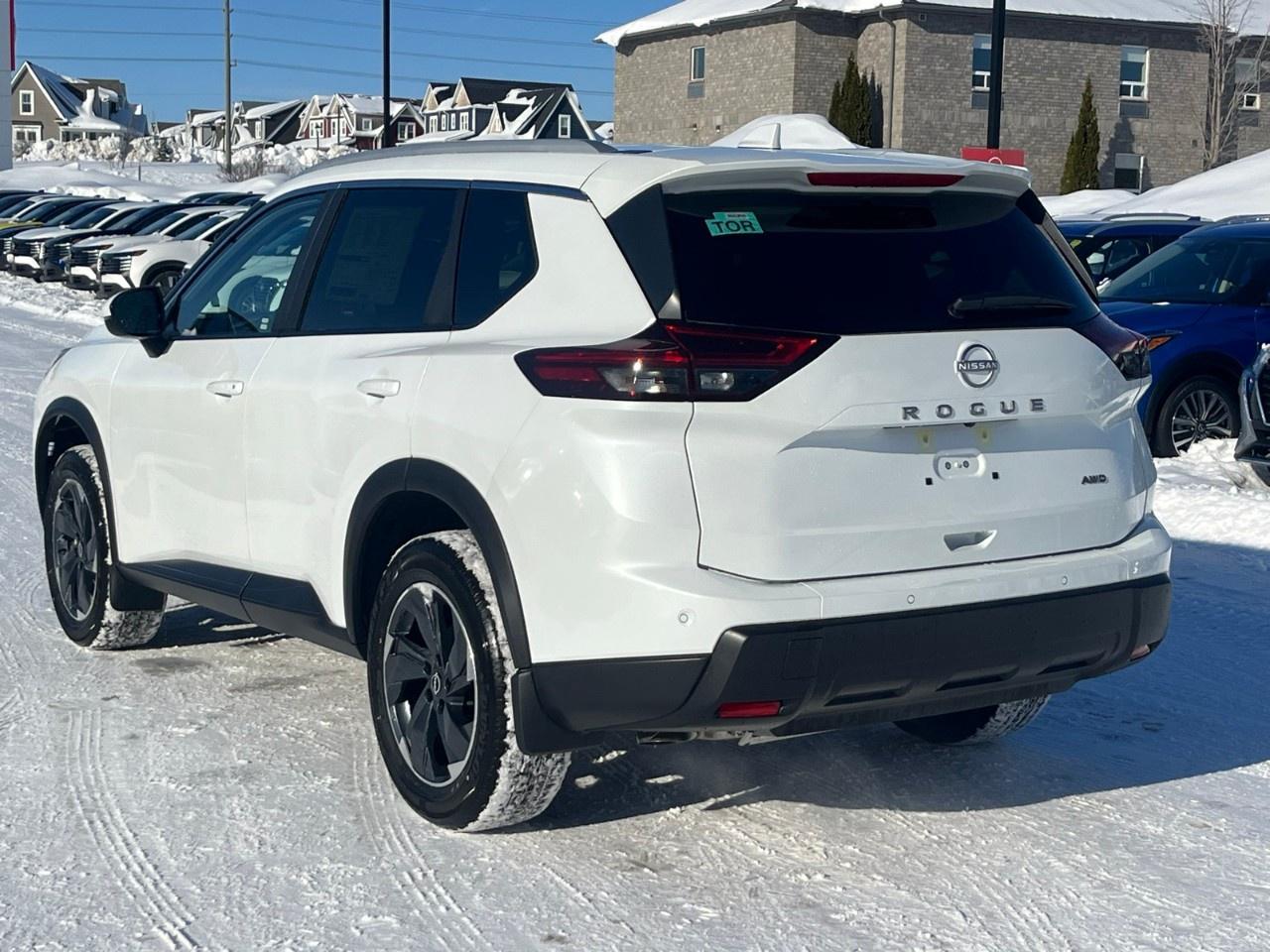 2026 Nissan Rogue AWD SV Moonroof Photo