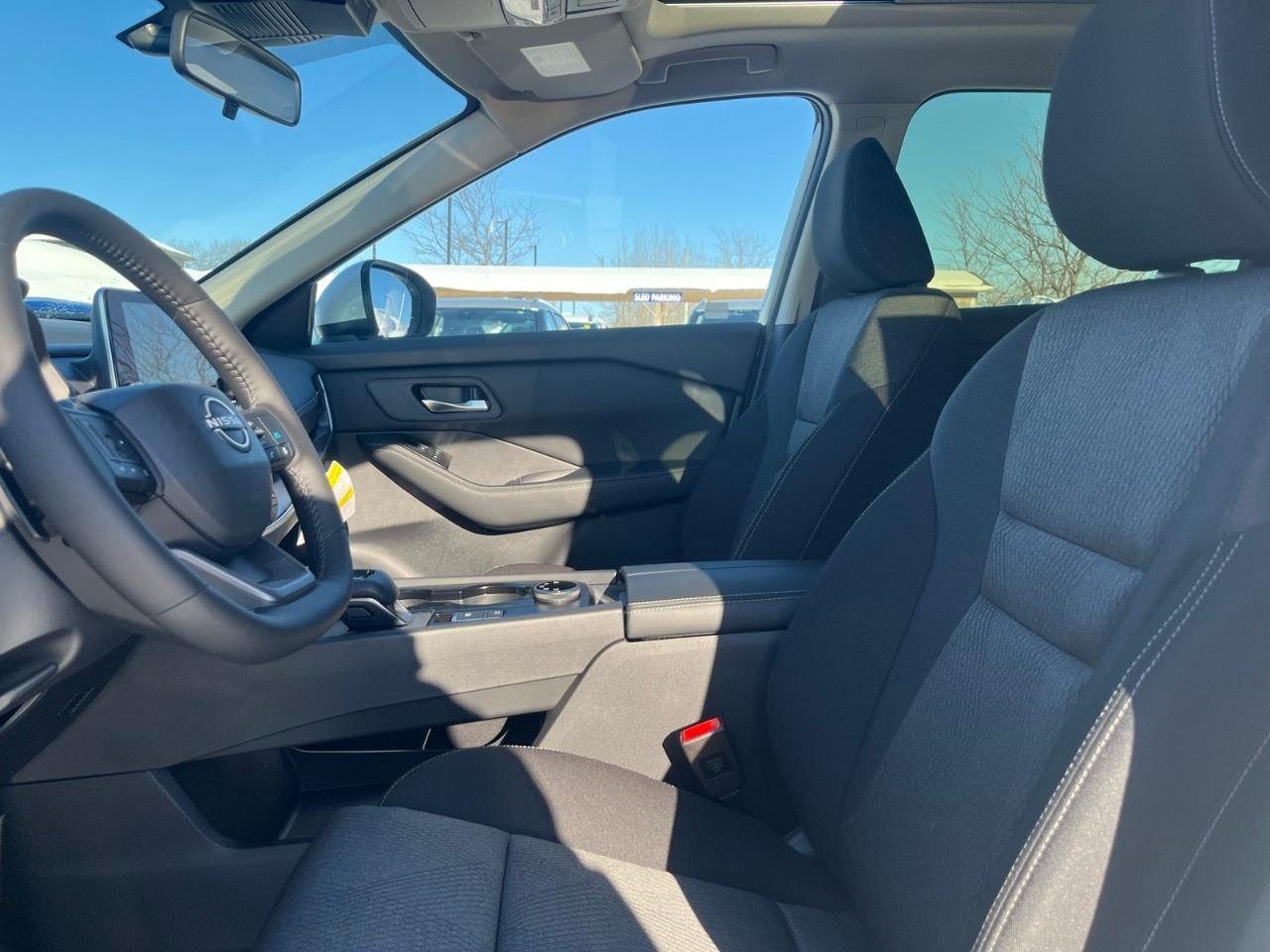 2026 Nissan Rogue AWD SV Moonroof Photo