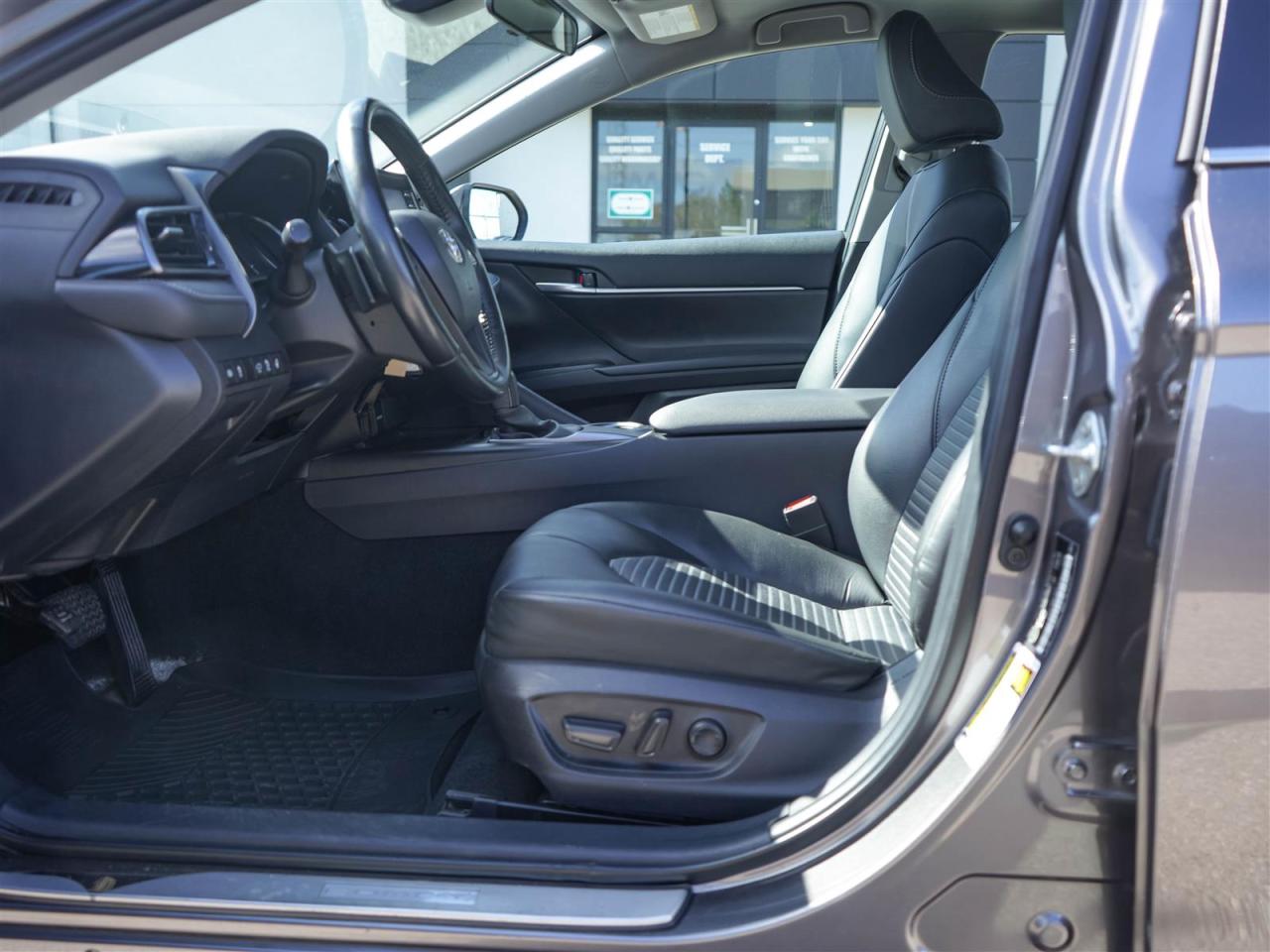 2023 Toyota Camry SE | NO ACCIDENTS | LEATHER | ALLOYS Photo