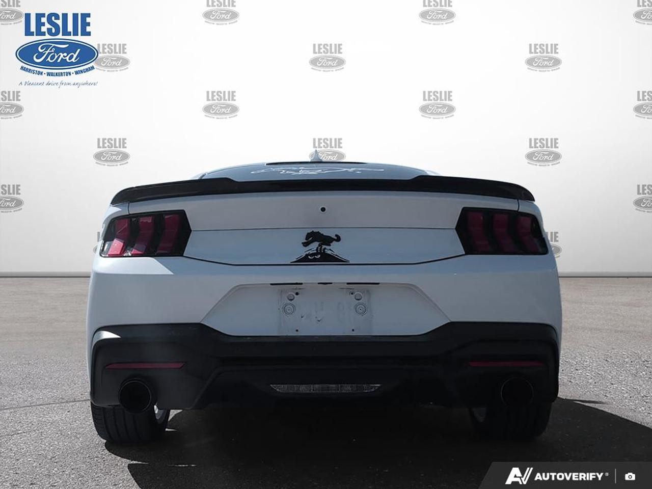 2024 Ford Mustang EcoBoost Fastback Photo4