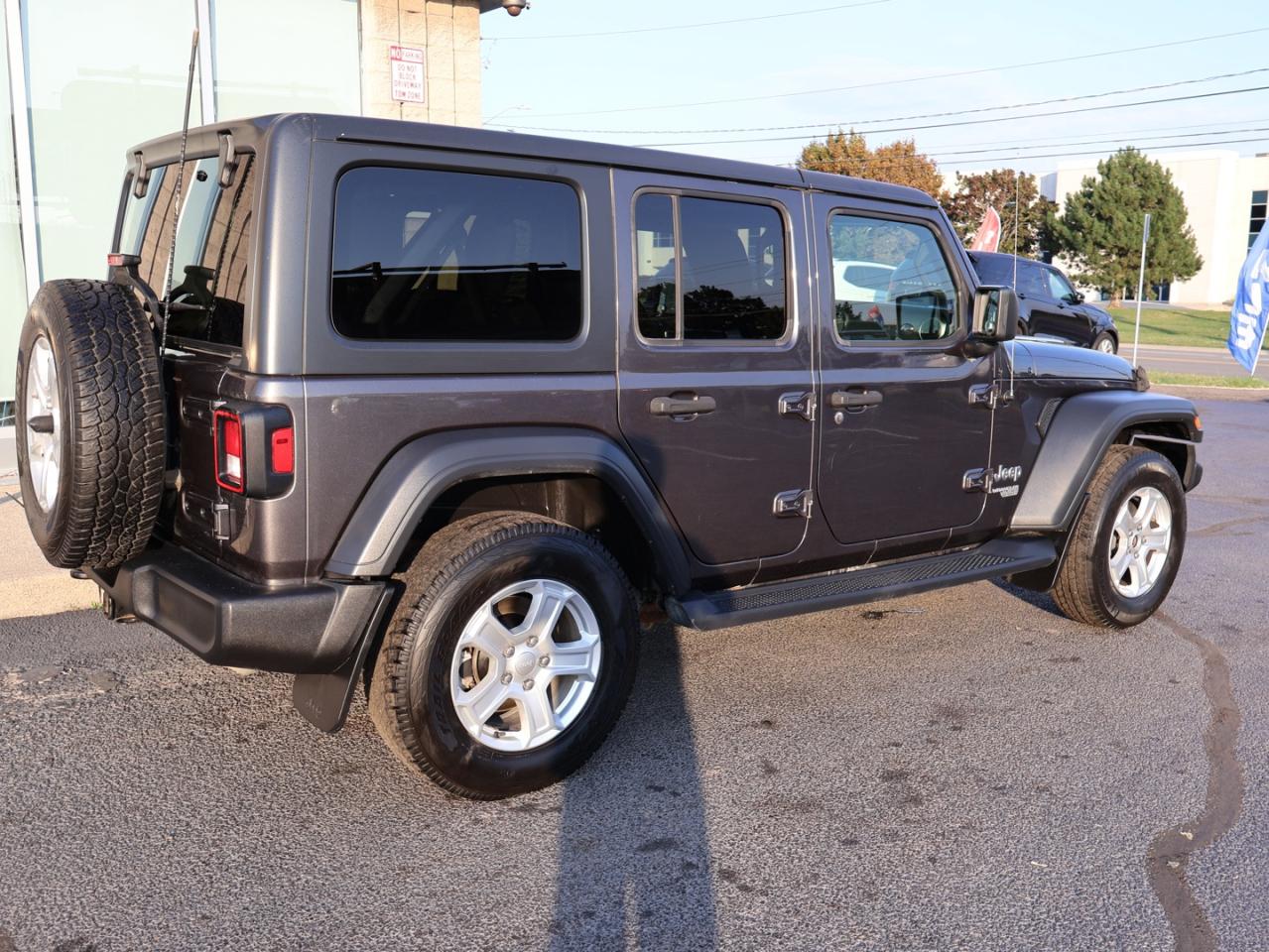 2018 Jeep Wrangler JK V6 UNLIMITED SPORT 4WD CERTIFIED *ACCIDENT FREE* CAMERA BLUETOOTH CRUISE ALLOYS - Photo #6