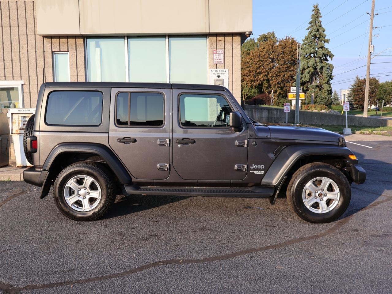 2018 Jeep Wrangler JK V6 UNLIMITED SPORT 4WD CERTIFIED *ACCIDENT FREE* CAMERA BLUETOOTH CRUISE ALLOYS - Photo #7