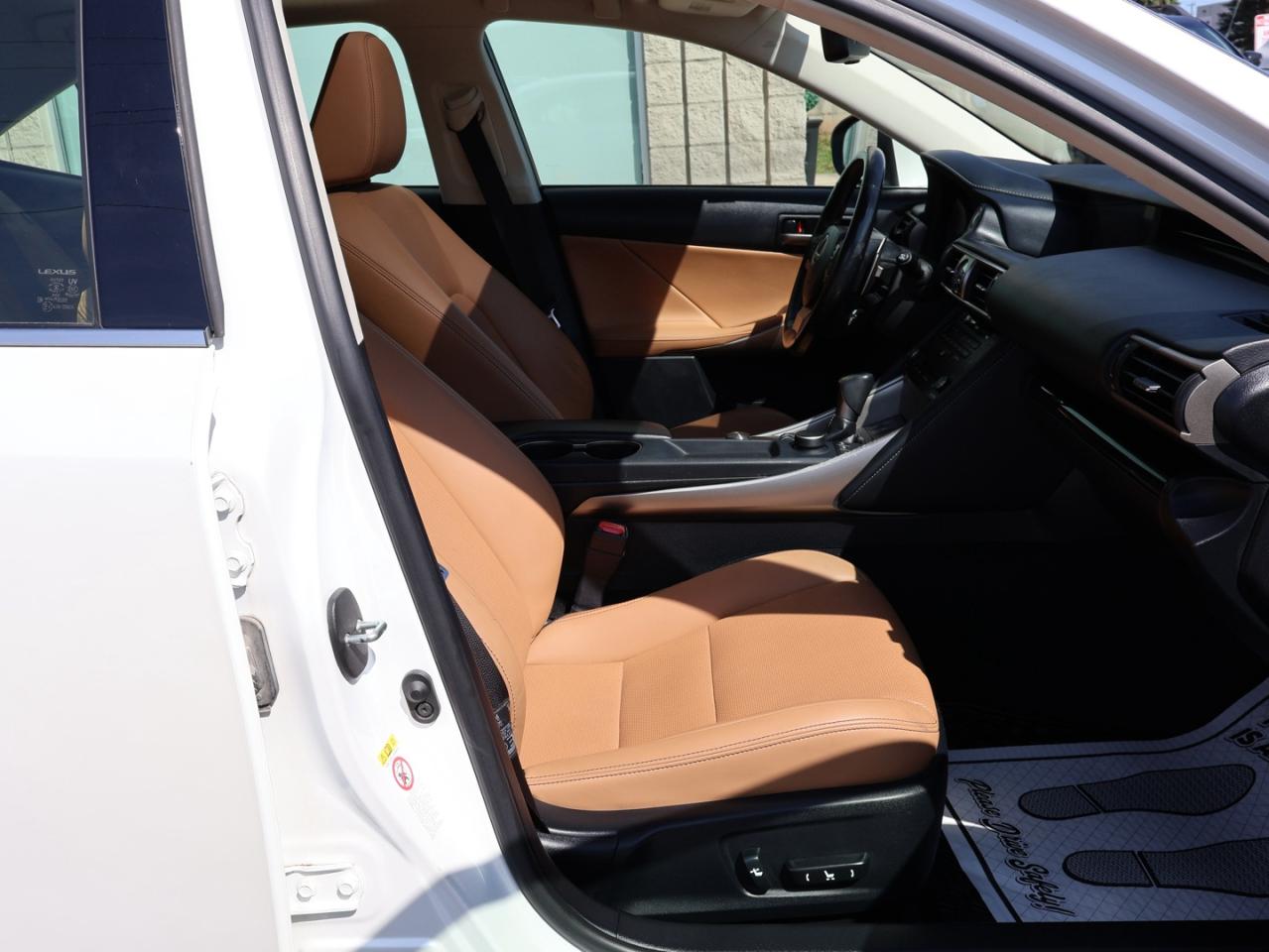 2017 Lexus IS 300 PREMIUM AWD CERTIFIED CAMERA BLUETOOTH LEATHER HEAT/COOL SUNROOF CRUISE ALLOYS - Photo #18
