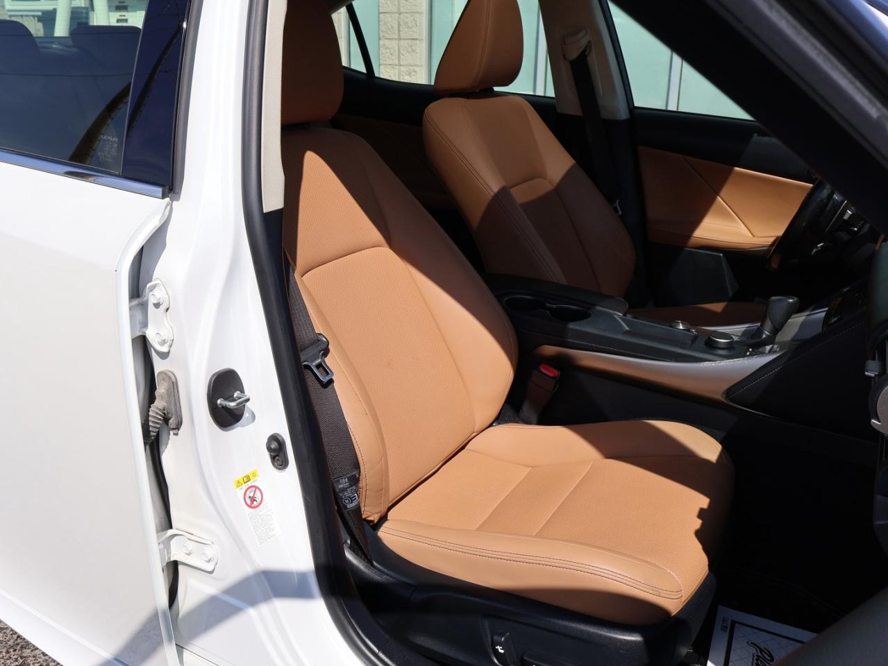2017 Lexus IS 300 PREMIUM AWD CERTIFIED CAMERA BLUETOOTH LEATHER HEAT/COOL SUNROOF CRUISE ALLOYS - Photo #19