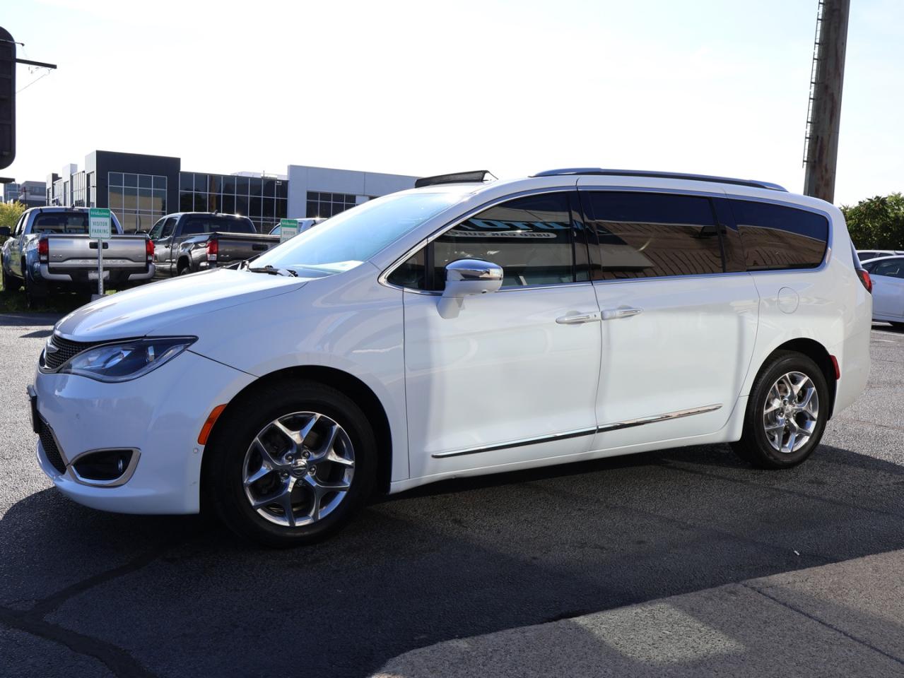 2019 Chrysler Pacifica LIMITED CERTIFIED *CHRYSLER MAINTAIN*7 SEATS* NAVI 360 CAMERA PANO ROOF HEAT/COOL LEATHER P,SENSORS CHROME - Photo #3