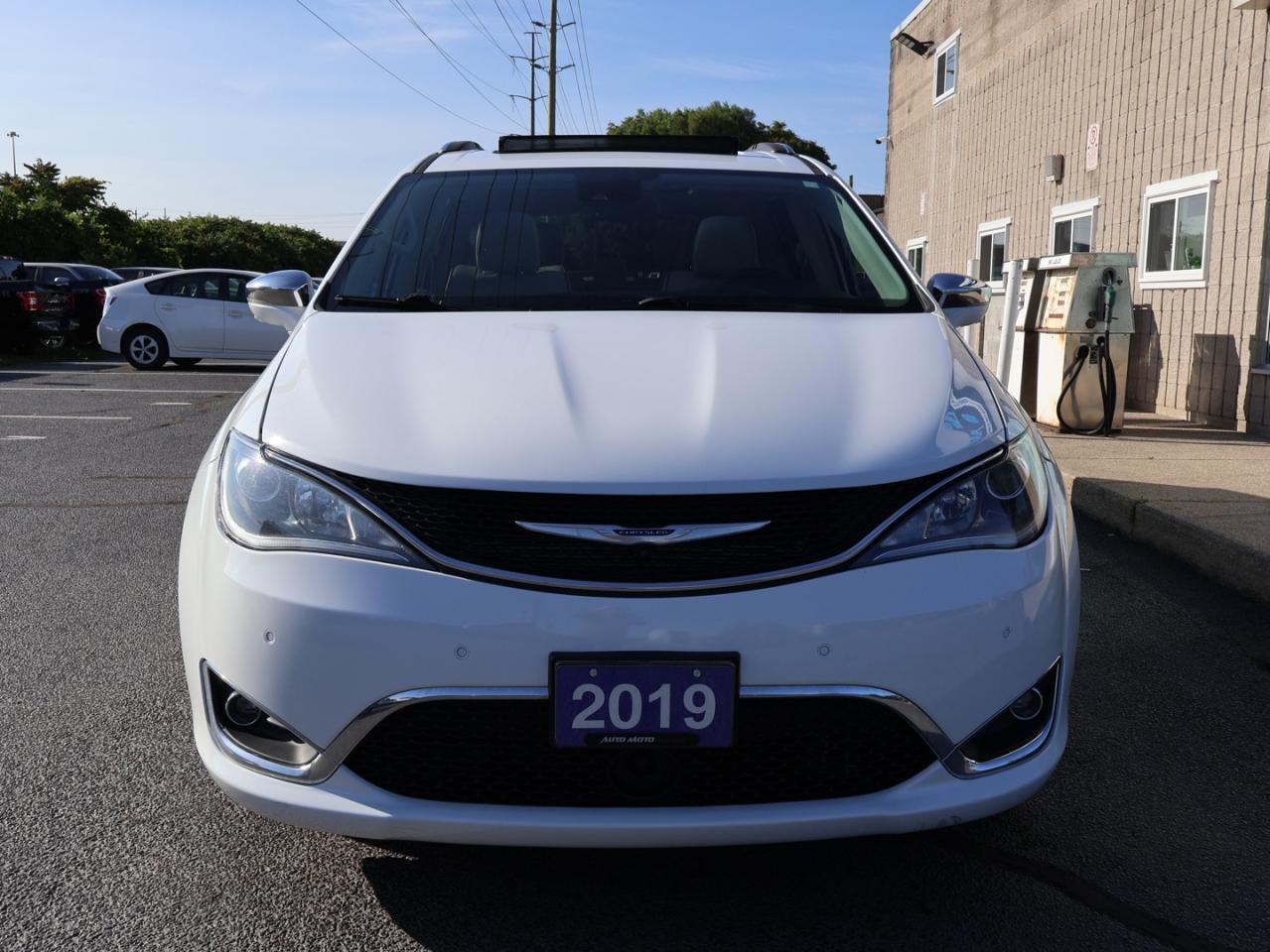 2019 Chrysler Pacifica LIMITED CERTIFIED *CHRYSLER MAINTAIN*7 SEATS* NAVI 360 CAMERA PANO ROOF HEAT/COOL LEATHER P,SENSORS CHROME - Photo #2