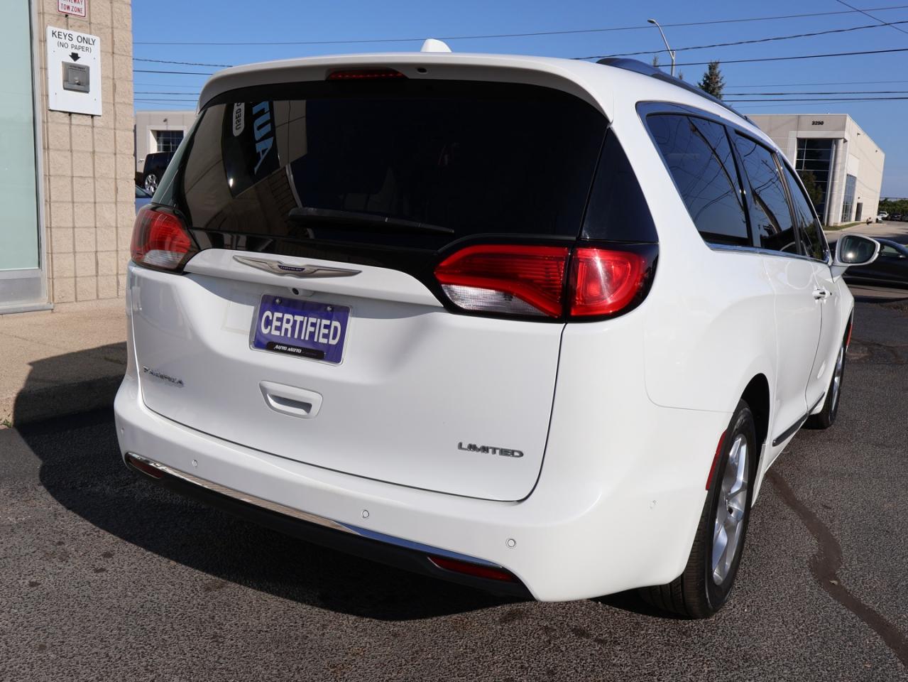 2019 Chrysler Pacifica LIMITED CERTIFIED *CHRYSLER MAINTAIN*7 SEATS* NAVI 360 CAMERA PANO ROOF HEAT/COOL LEATHER P,SENSORS CHROME - Photo #6
