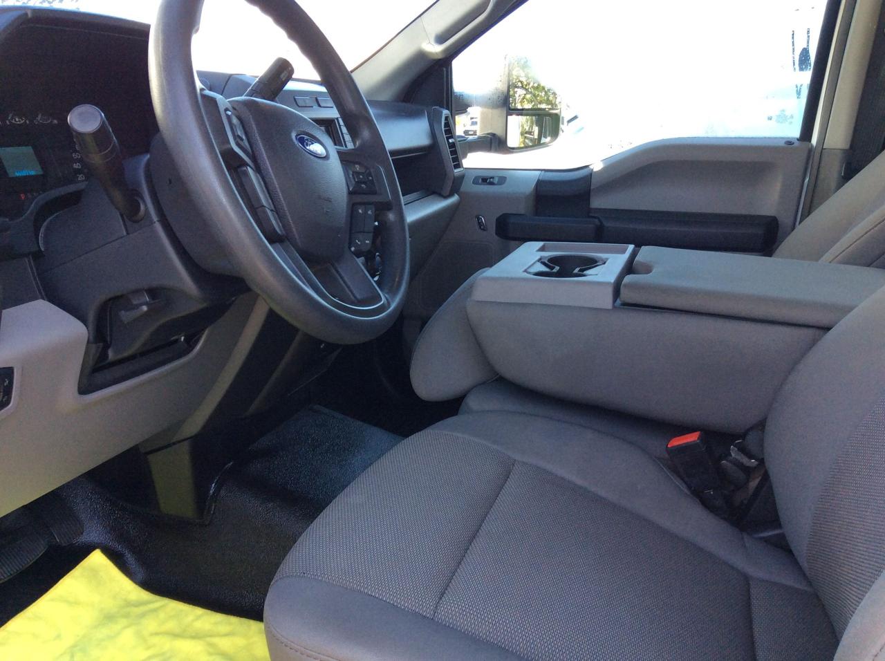 2022 Ford SUPER DUTY F-550 DRW XL Photo