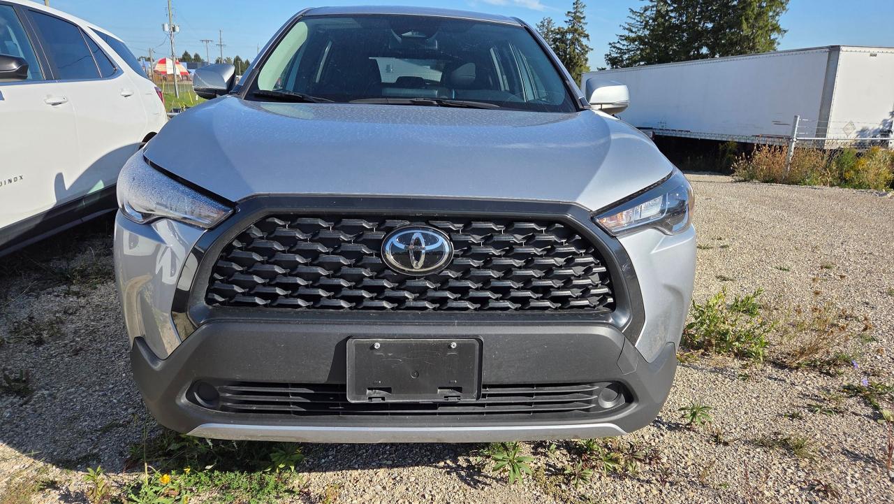 2024 Toyota Corolla Cross LE AWD - Photo #3