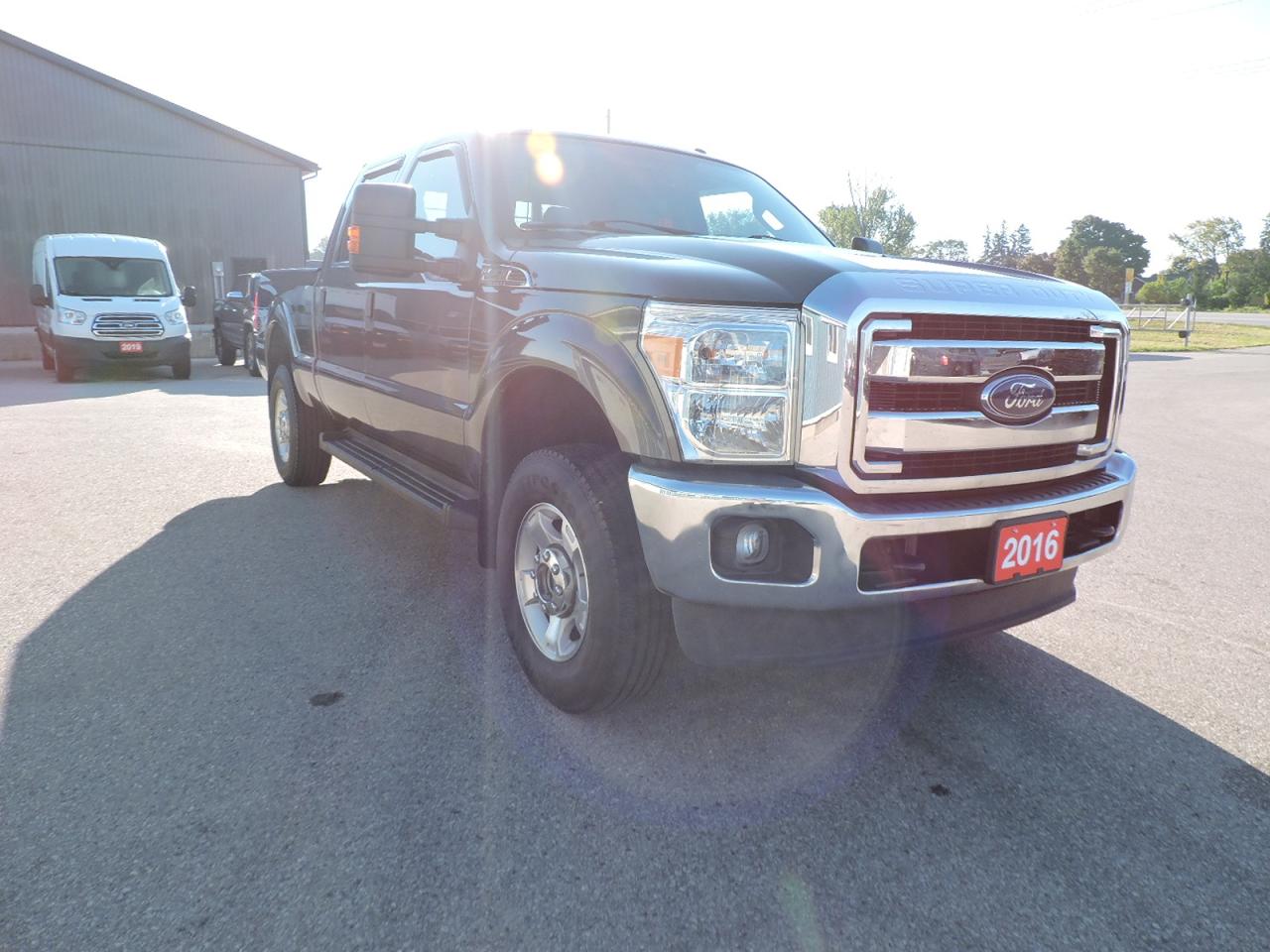 Used 2016 Ford SUPER DUTY F-250 SRW XLT 6.2L 4X4 Well Oiled Navigation 6-Seater for sale in Gorrie, ON