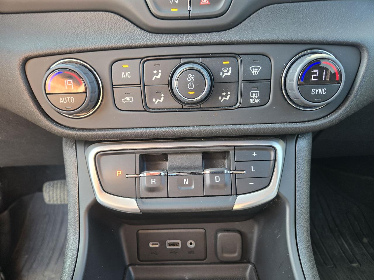 2024 GMC Terrain SLE - Photo #5