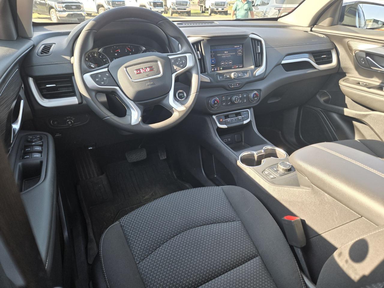2024 GMC Terrain SLE - Photo #10