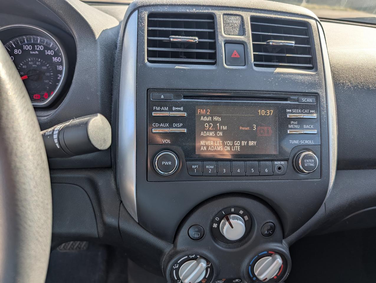 2014 Nissan Versa SL Photo