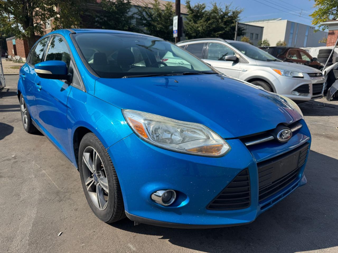 2014 Ford Focus SE HB | NO ACCIDENTS | CERTIFIED | 43 RECORDS - Photo #3