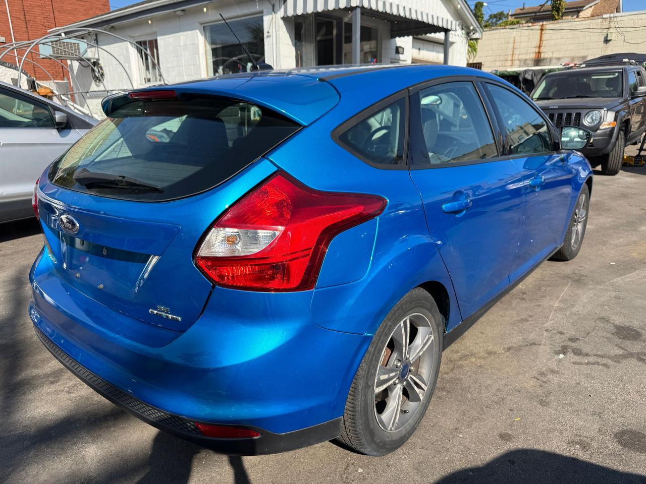 2014 Ford Focus SE HB | NO ACCIDENTS | CERTIFIED | 43 RECORDS - Photo #5