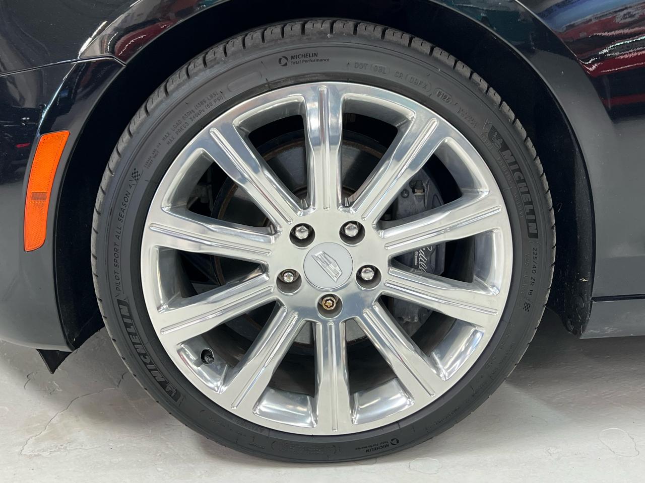 2018 Cadillac ATS 4dr Sdn 2.0L Luxury AWD Apple Car Play Photo4