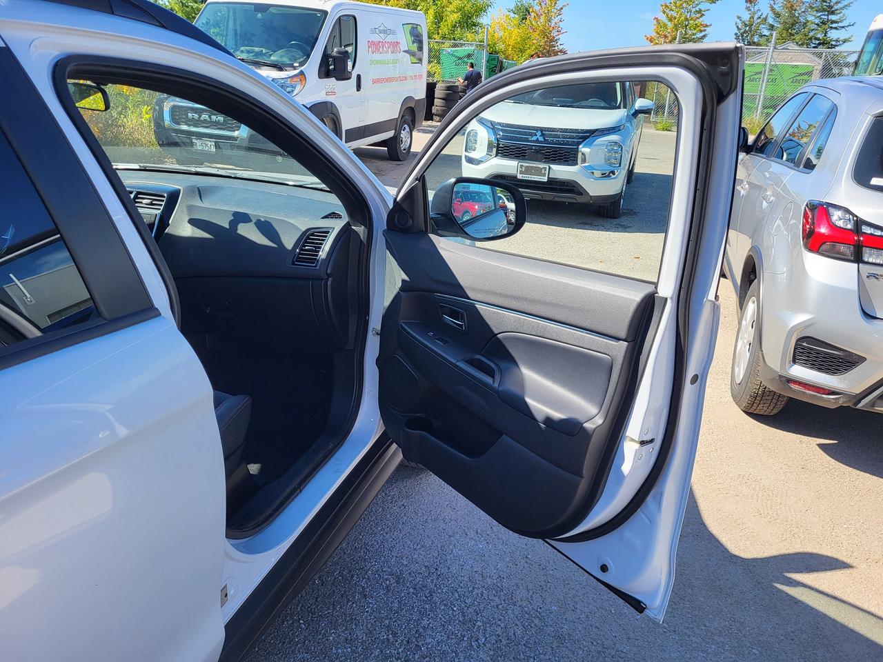 2022 Mitsubishi RVR SE-LTD Photo