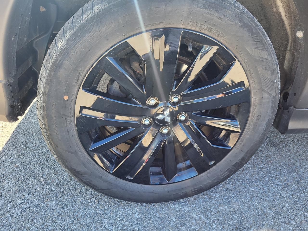 2022 Mitsubishi RVR SE-LTD Photo