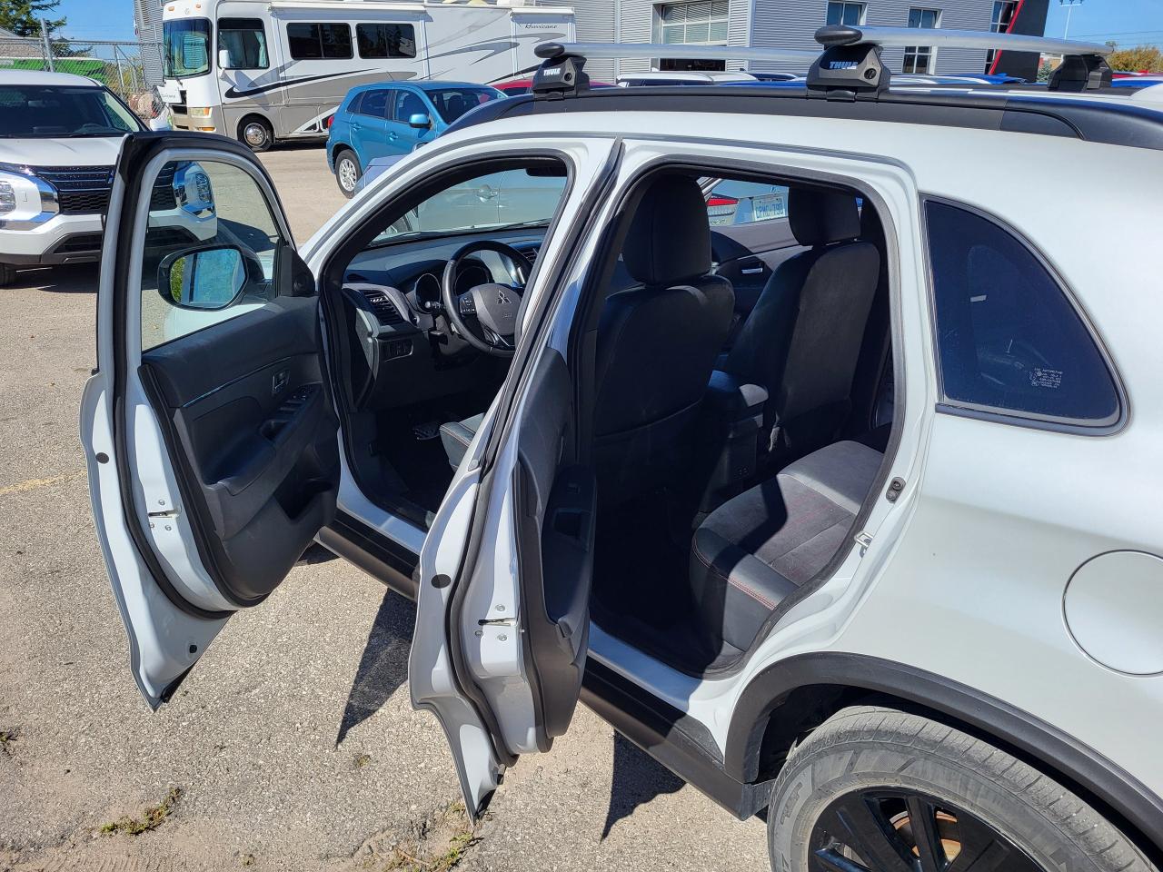 2022 Mitsubishi RVR SE-LTD Photo