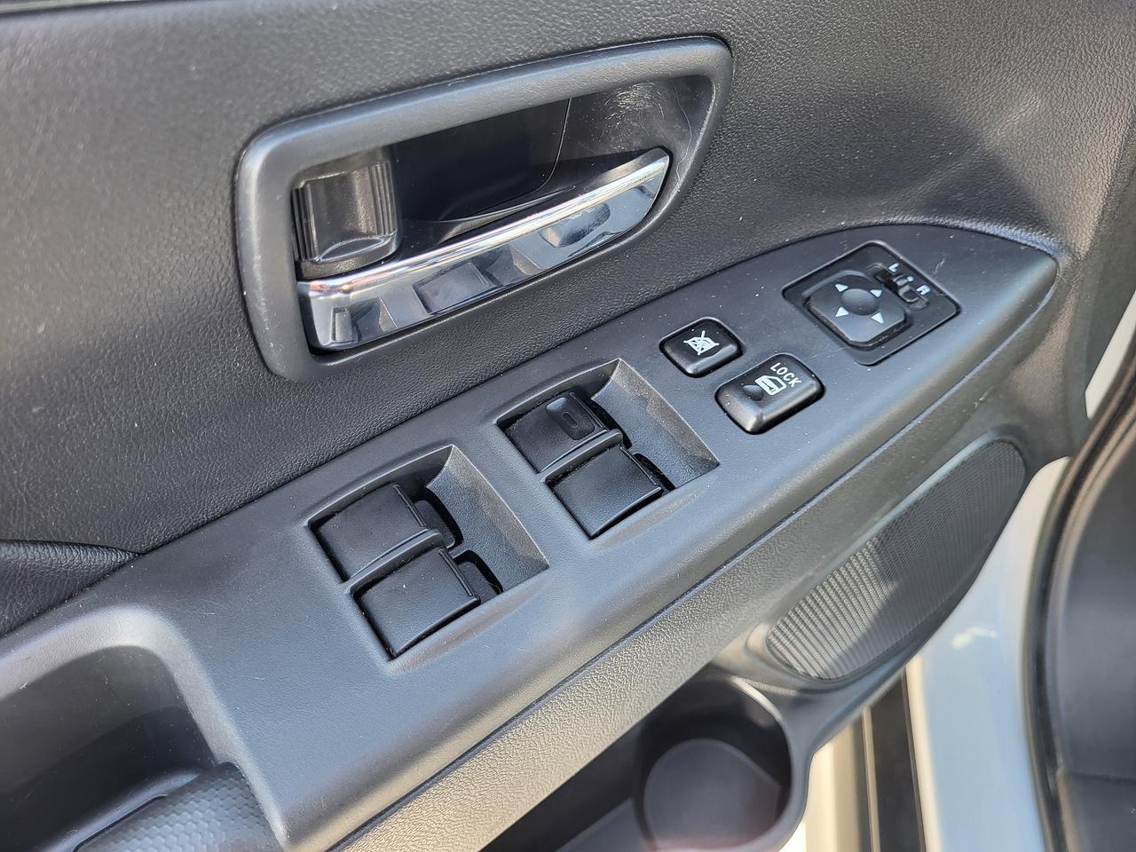 2022 Mitsubishi RVR SE-LTD Photo