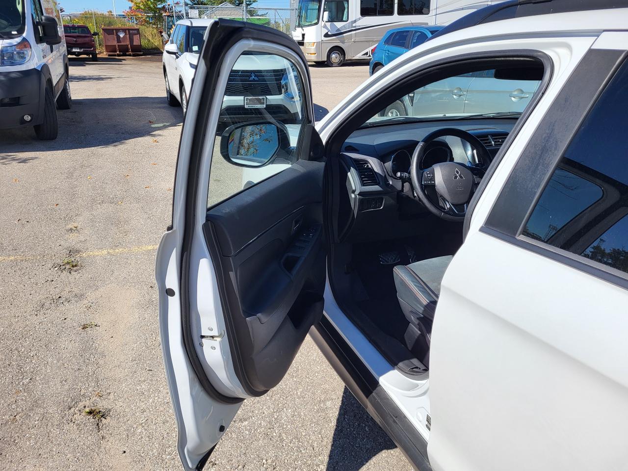 2022 Mitsubishi RVR SE-LTD Photo