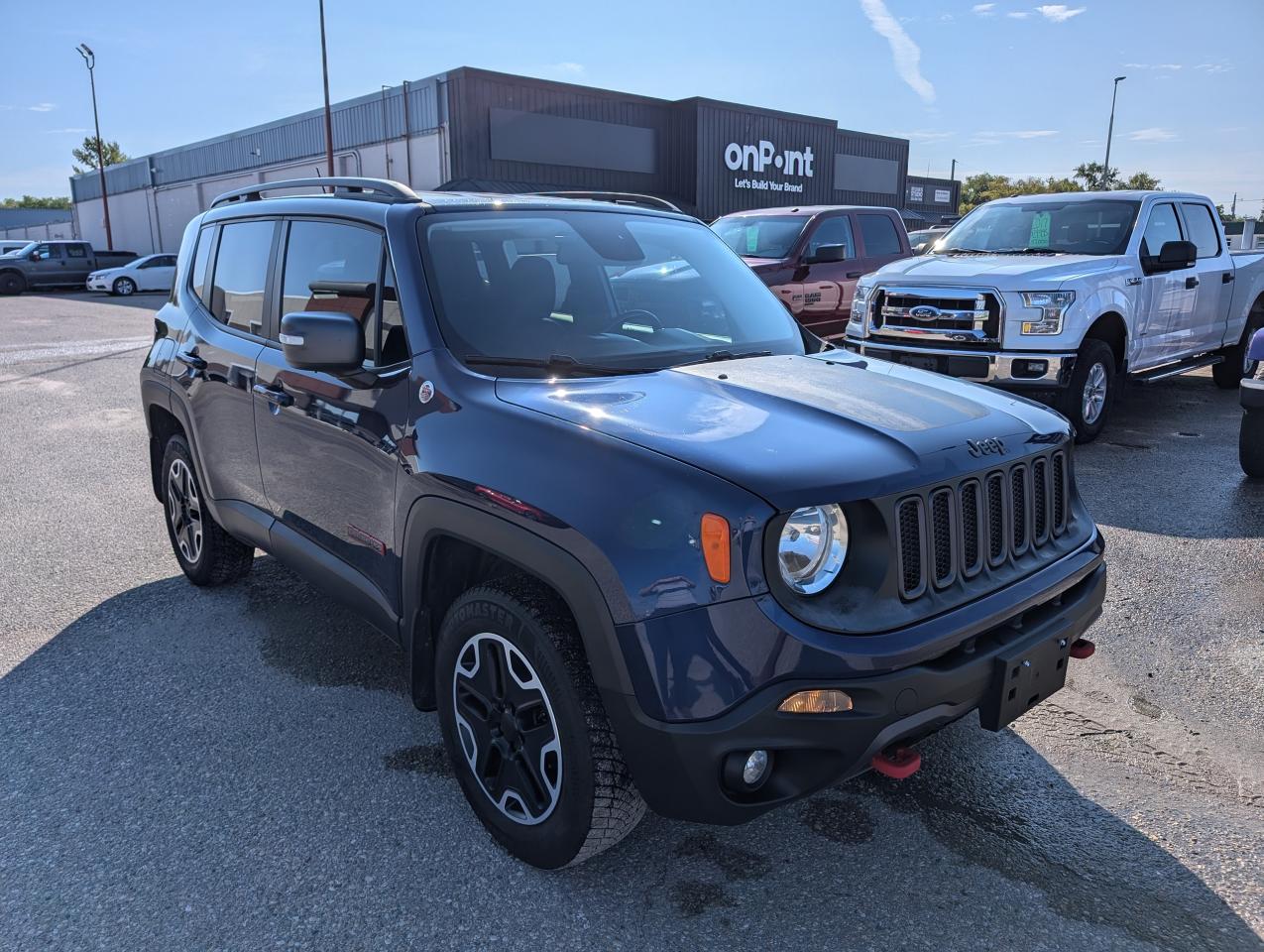 2016 Jeep Renegade Trailhawk | NO ACCIDENTS | ONE OWNER | - Photo #2