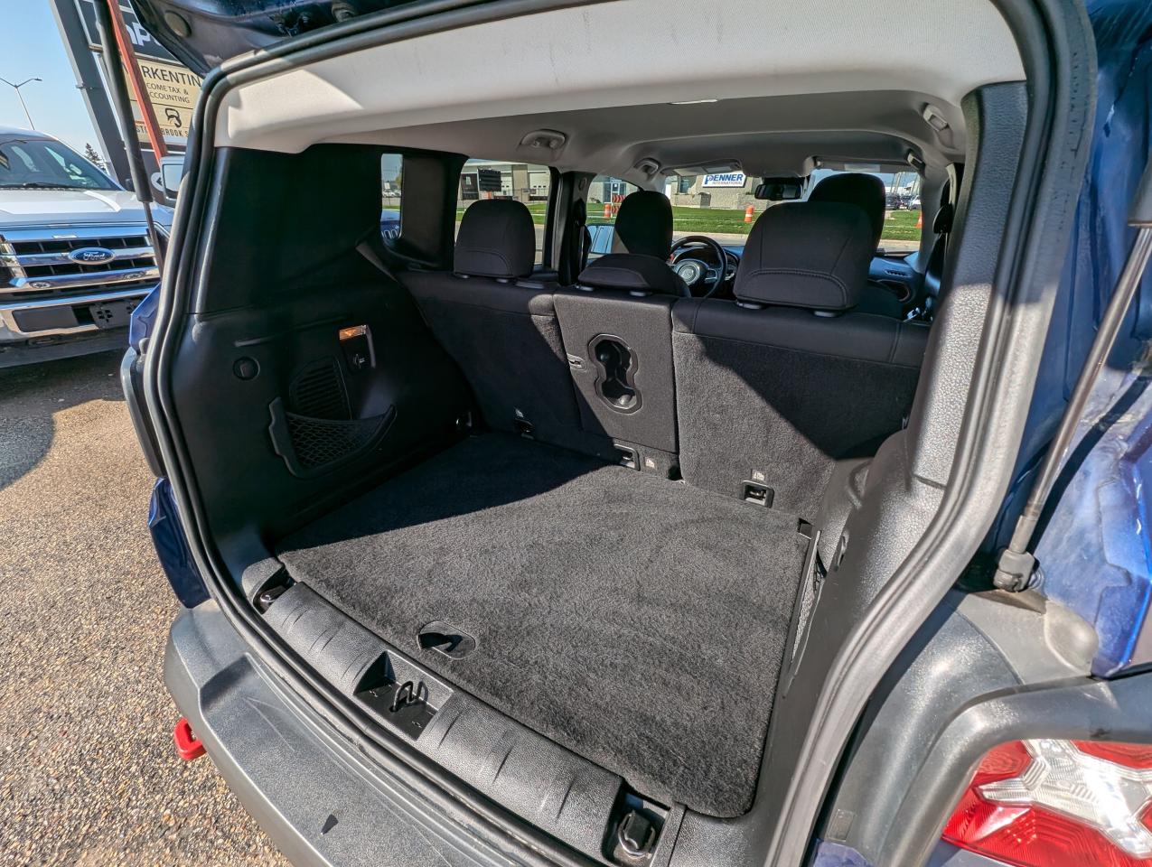 2016 Jeep Renegade Trailhawk | NO ACCIDENTS | ONE OWNER | - Photo #6