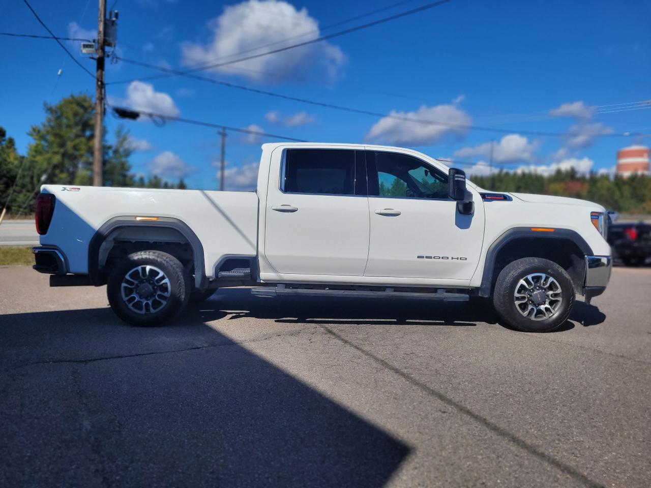 2023 GMC Sierra SLE 2500 4X4 Photo