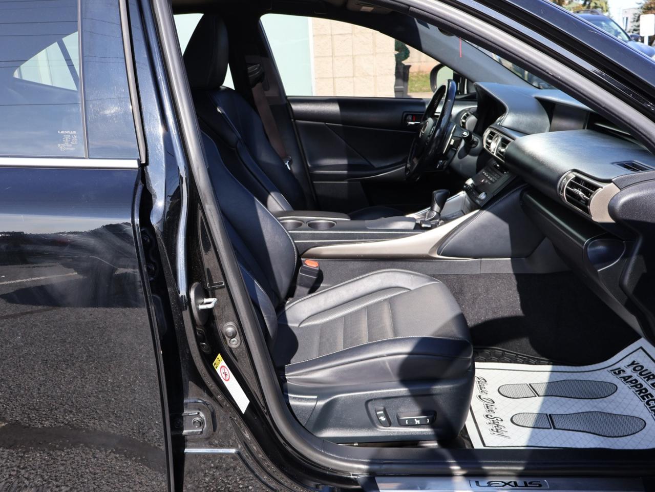 2016 Lexus IS 300 F SPORT AWD CERTIFIED CAMERA NAV BLUETOOTH LEATHER HEATED SEATS SUNROOF CRUISE ALLOYS - Photo #17