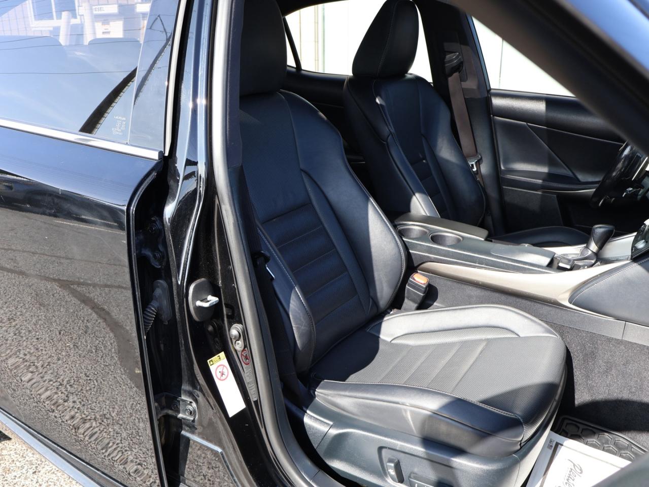 2016 Lexus IS 300 F SPORT AWD CERTIFIED CAMERA NAV BLUETOOTH LEATHER HEATED SEATS SUNROOF CRUISE ALLOYS - Photo #18