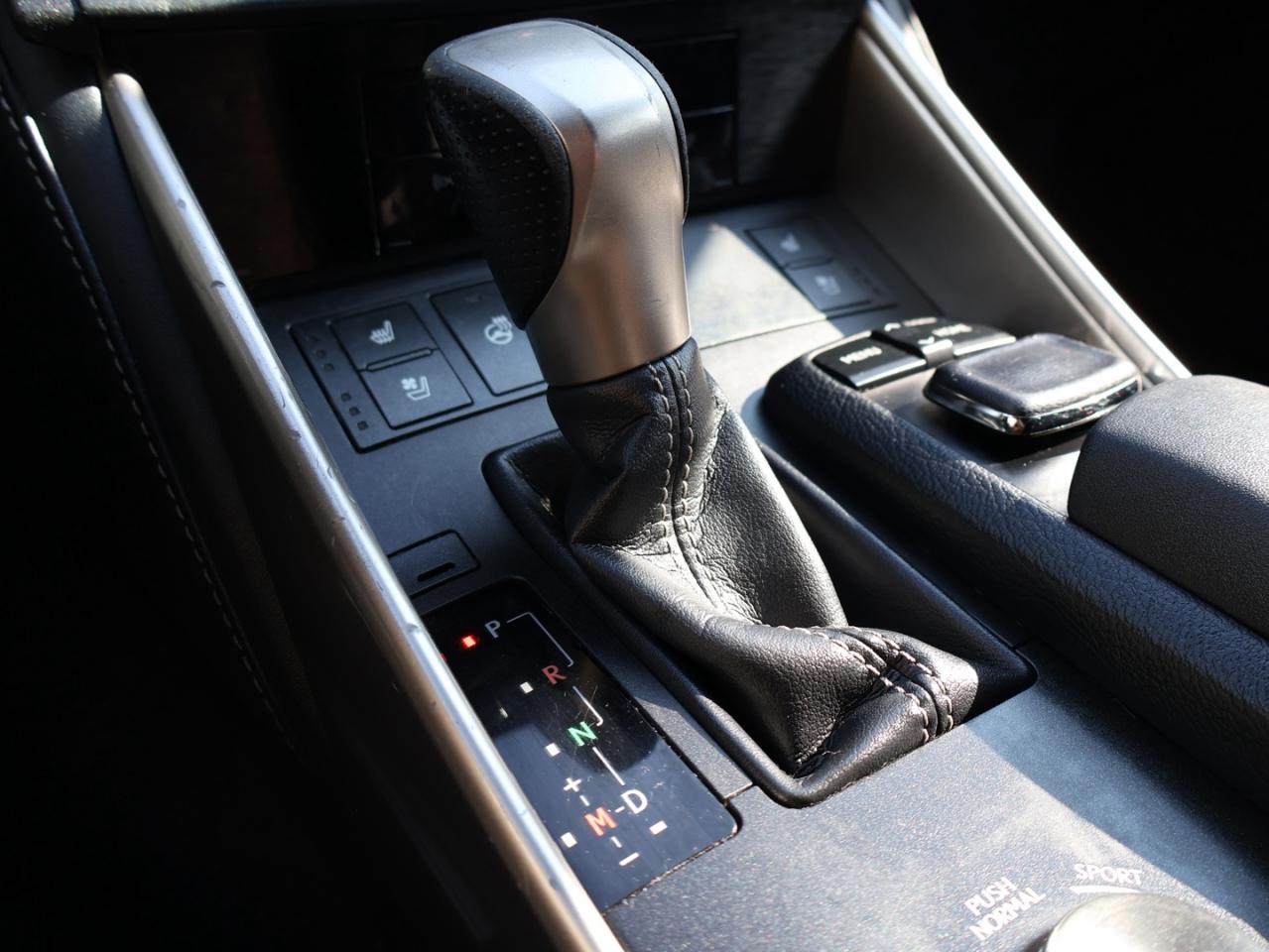 2016 Lexus IS 300 F SPORT AWD CERTIFIED CAMERA NAV BLUETOOTH LEATHER HEATED SEATS SUNROOF CRUISE ALLOYS - Photo #19