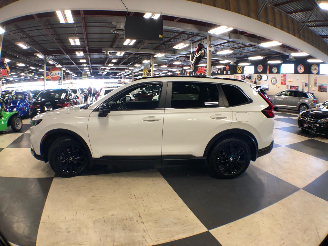 2023 Honda CR-V TOURING HYBRID AWD LEATHER SUNROOF NAV CAMERA Photo3