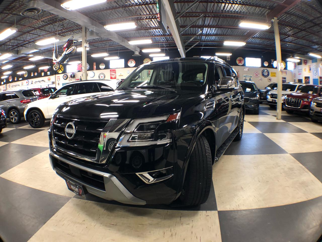2023 Nissan Armada PLATINUM AWD 7 PASS AWD LEATHER SUNROOF NAV CAMERA Photo2