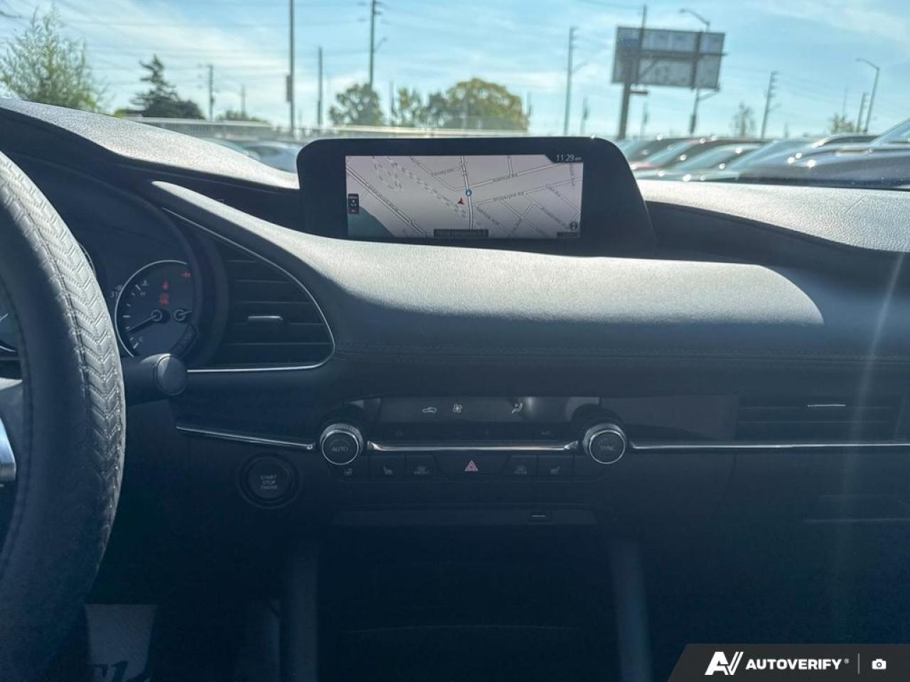 2019 Mazda MAZDA3 GT / NO ACCIDENTS / LEATHER / ROOF / NAV / LOADED - Photo #17