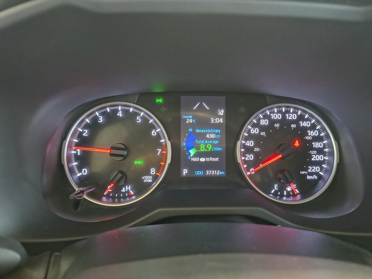 2021 Toyota RAV4 LE Photo0