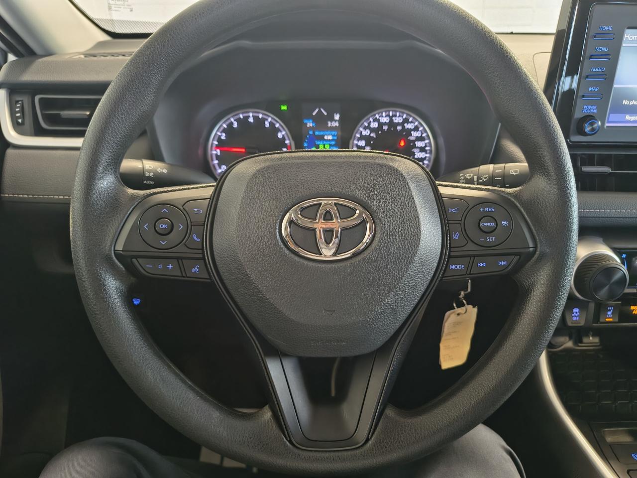 2021 Toyota RAV4 LE Photo0