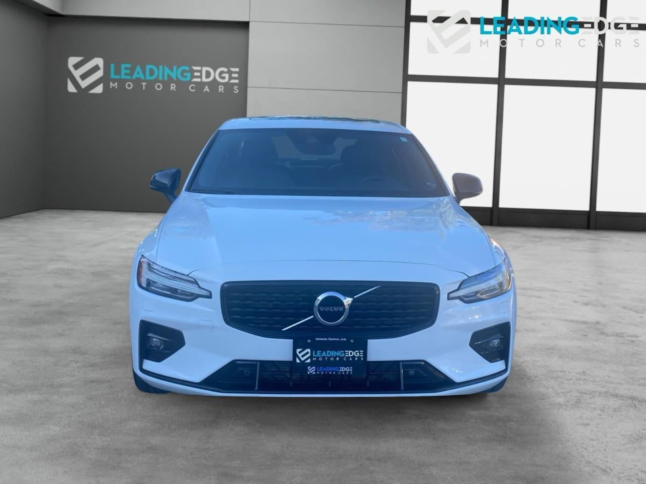 2022 Volvo S60 B5 R-Design Photo